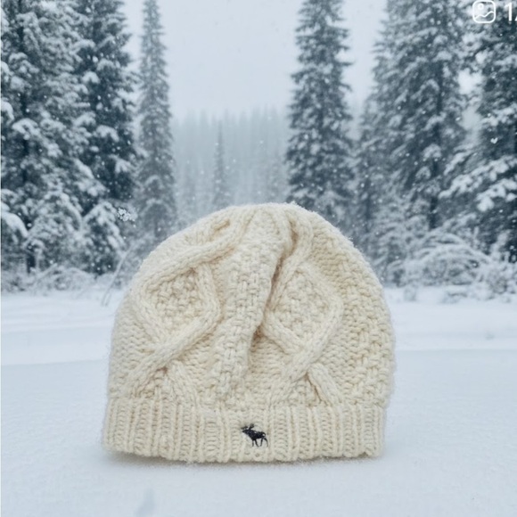 Abercrombie & Fitch Other - Abercrombie‎ & Fitch Cream Knit Beanie